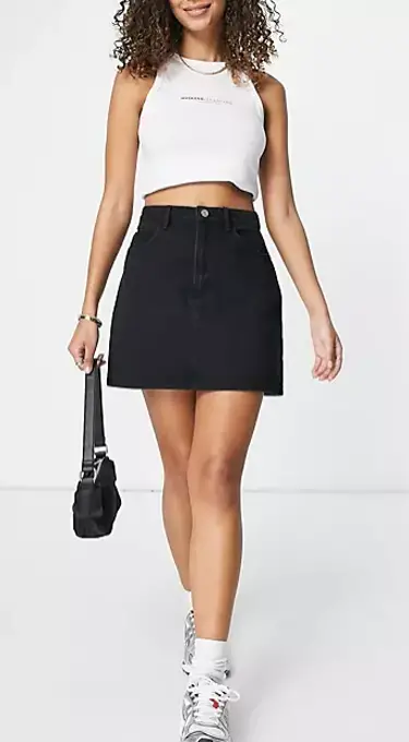 23 Cute Outfits with a Black Jean Skirt