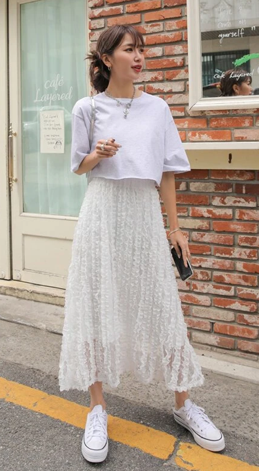 23 Cute Outfits with White Skirts