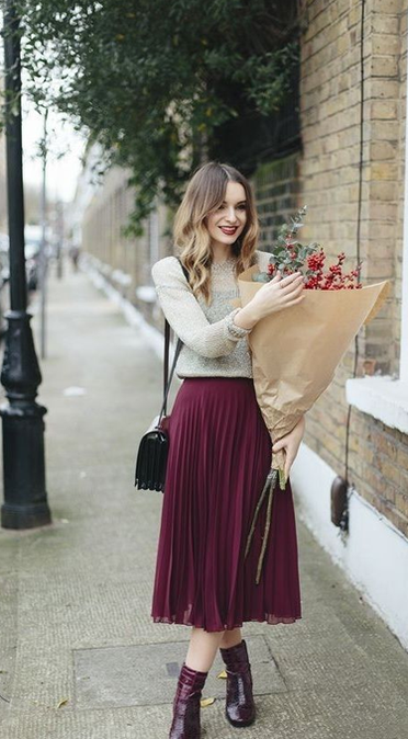 What to Wear With a Burgundy Skirt – 31 Outfit Ideas
